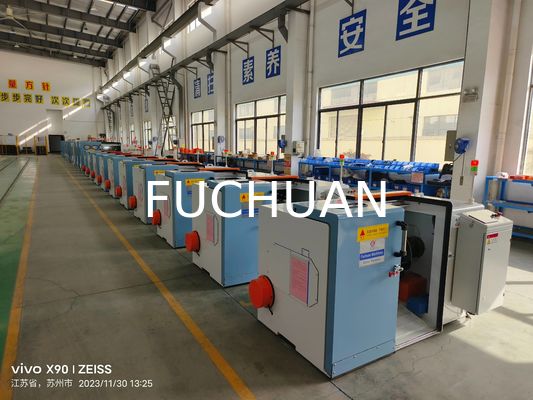 PLC HMI جهاز تحكم عاكس كابل التواء 7.5-11kw طاقة الماكينة الرئيسية